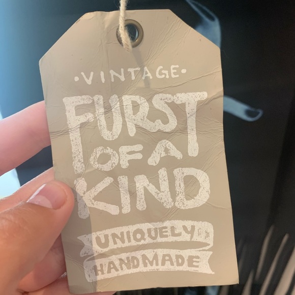 Furst of a Kind cropped tank - Picture 4 of 5